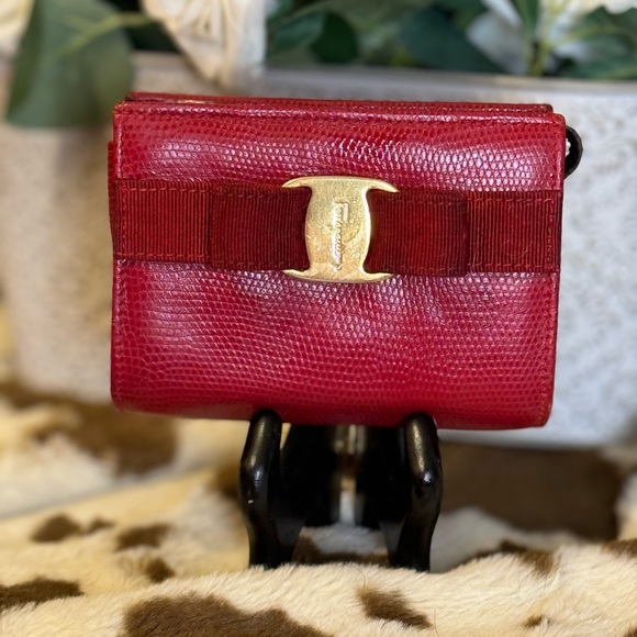 Vintage Salvatore Ferragamo Red Vara Bow Leather Clutch - Picture 9 of 10
